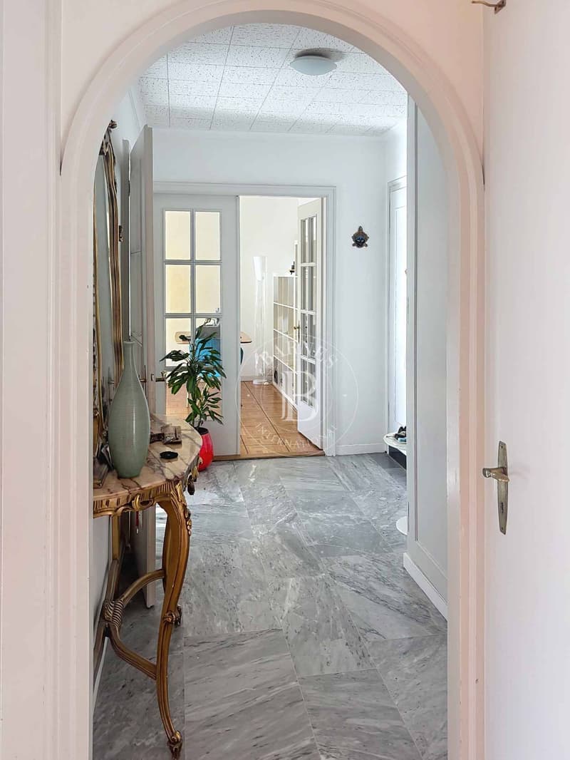 Bel appartement de 4 pièces en étage élevé au coeur de Champel (2)
