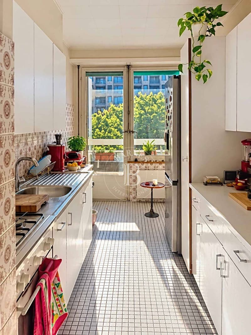 Bel appartement de 4 pièces en étage élevé au coeur de Champel (3)