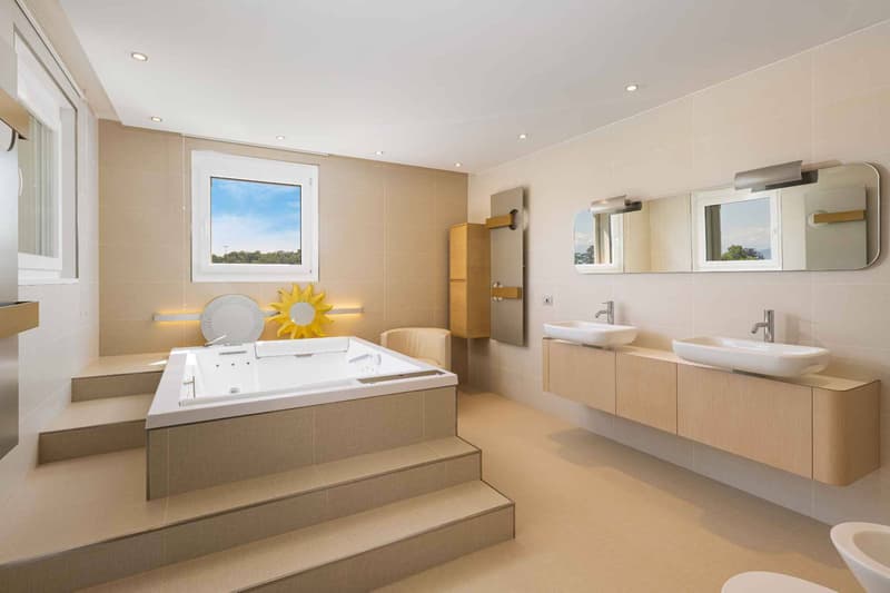Magnifico hotel particolare con prestazioni di alto standing (7)