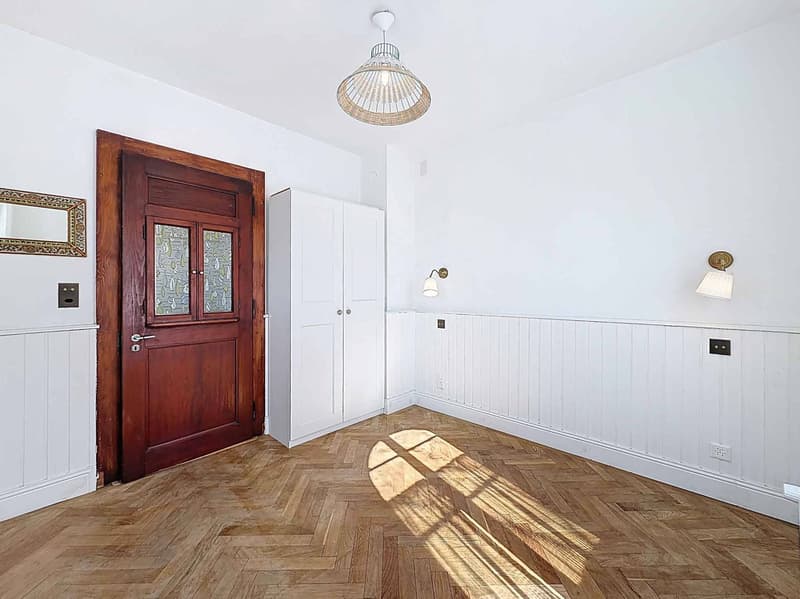 Historic house renovated with charm (5)