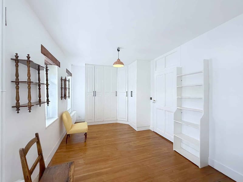 Historic house renovated with charm (6)