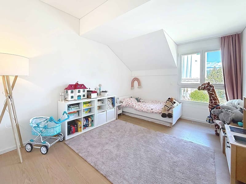 EXCLUSIVITY - Spacious and bright 4.5-room apartment + mezzanine (8)