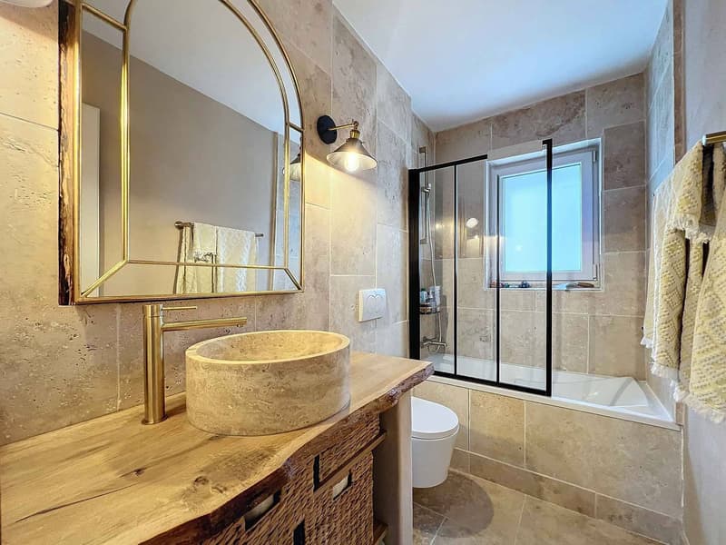 Charming 3.5-room apartment completely renovated (8)