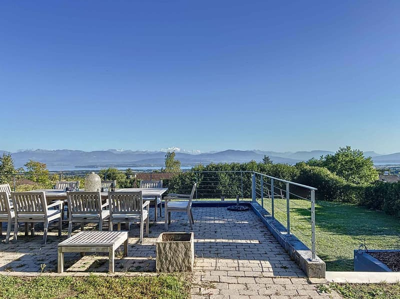 House with special charm and lake view (8)