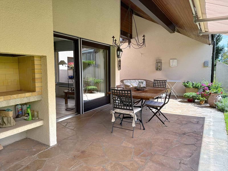 Charming renovated semi-detached villa (7)