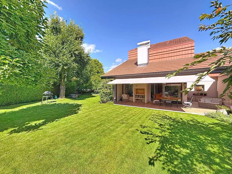 Charming renovated semi-detached villa (1)