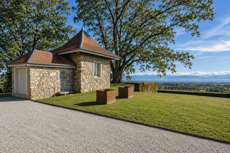 Une vie de château au coeur de la nature avec vue sur le lac (12)