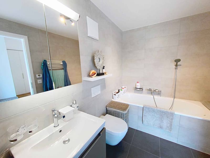 YENS  Bel appartement lumineux avec une agréable échappée sur le lac (10)