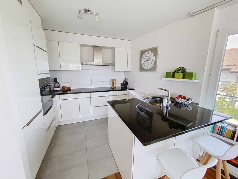 YENS  Bel appartement lumineux avec une agréable échappée sur le lac (7)