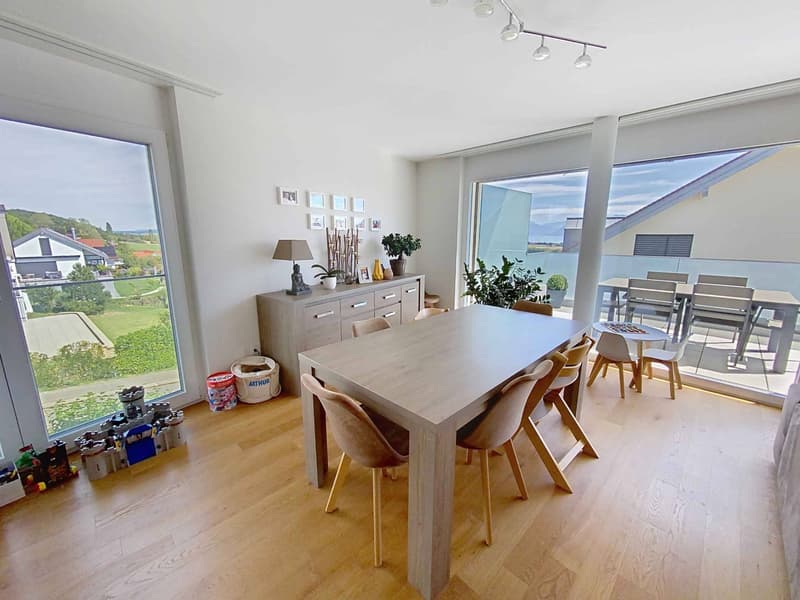 YENS  Bel appartement lumineux avec une agréable échappée sur le lac (5)