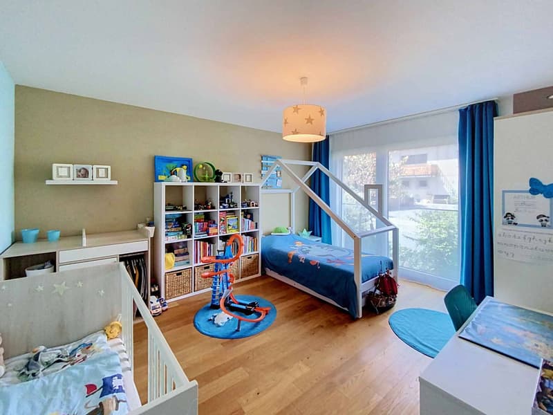 YENS  Bel appartement lumineux avec une agréable échappée sur le lac (8)