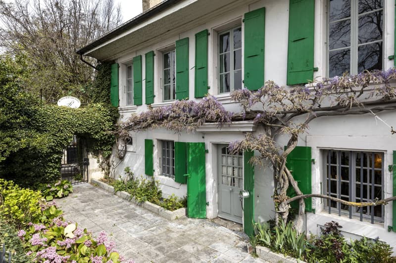 16th Century Character Property (3)