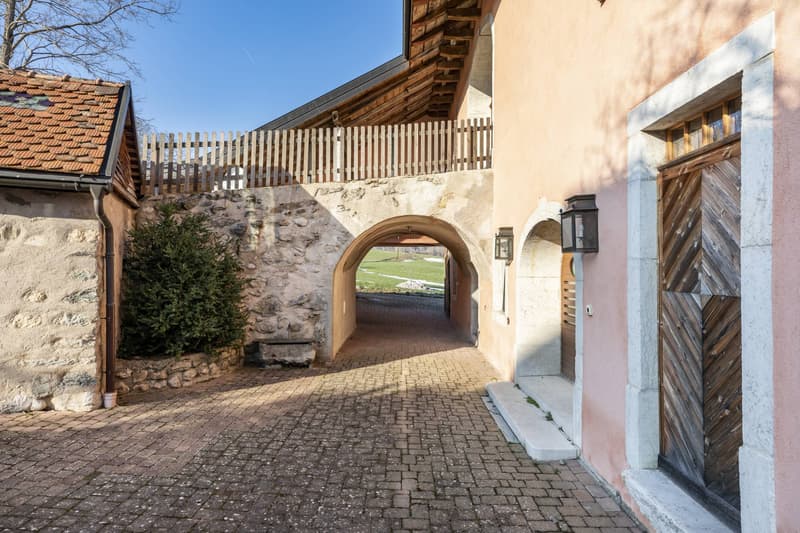 Magnificent renovated 19th-century estate (5)