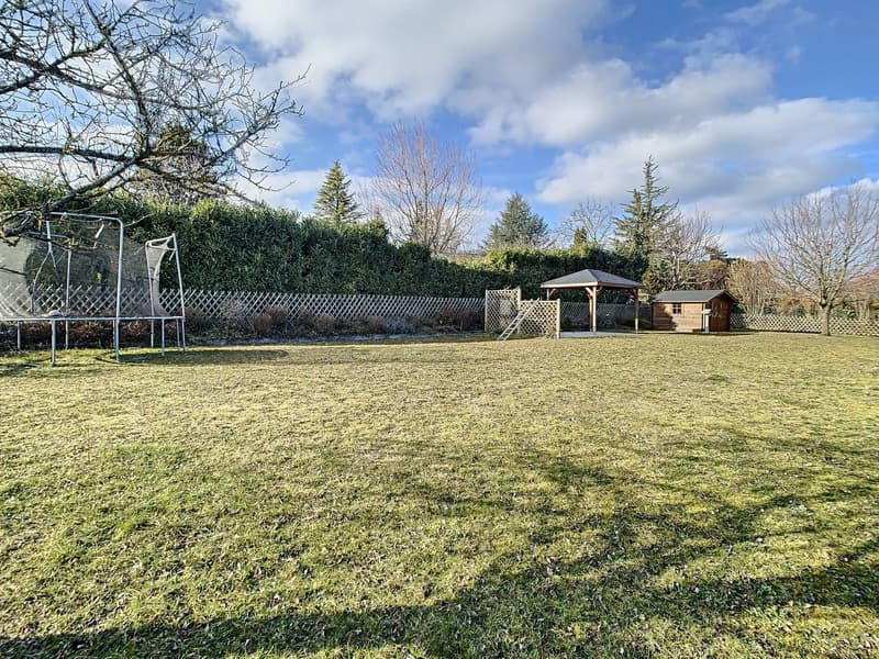 An exclusive attic with generous volumes, with private garden (12)
