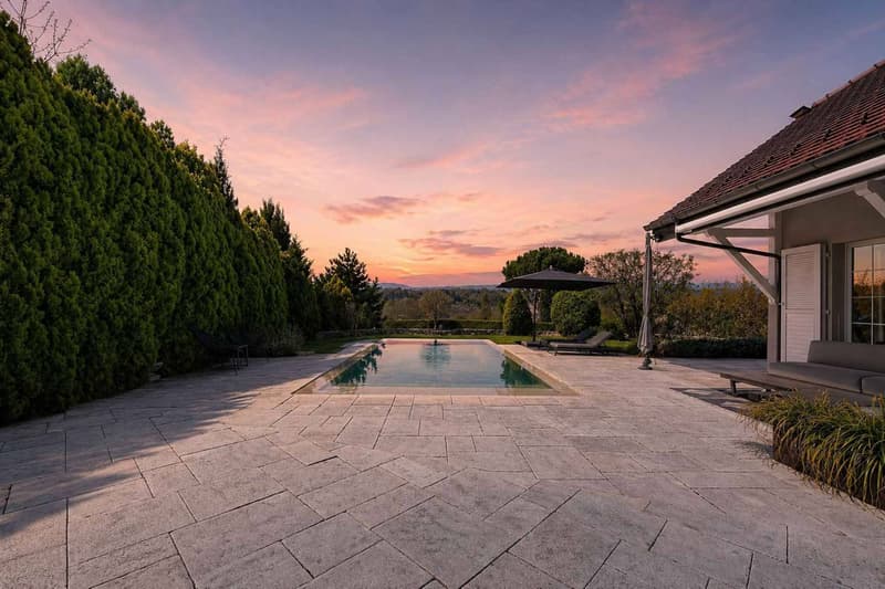 Villa d'exception avec piscine à débordement (4)