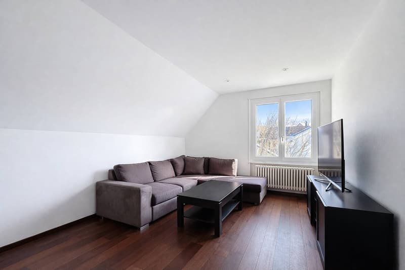 Elegant family villa with indoor pool, sauna, and hammam (9)