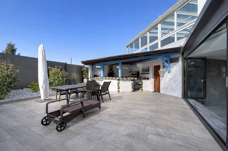 Elegant family villa with indoor pool, sauna, and hammam (7)