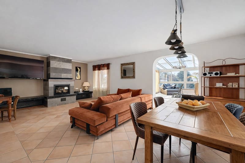 Elegant family villa with indoor pool, sauna, and hammam (3)