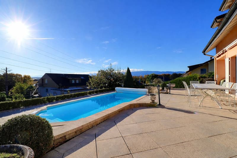 Family villa of 7.5 rooms south of the village (1)