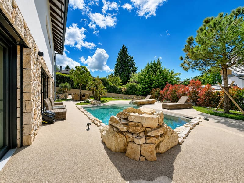 Contemporary property with pool and wellness area (2)