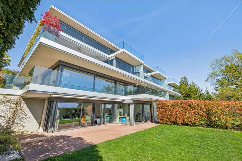 Contemporary 6.5-room duplex with private garden (9)