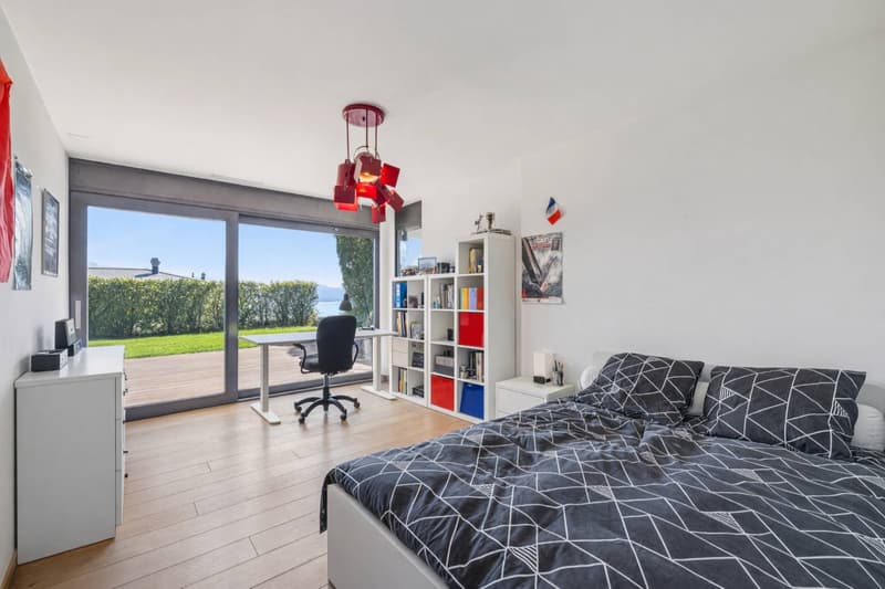 Contemporary 6.5-room duplex with private garden (11)