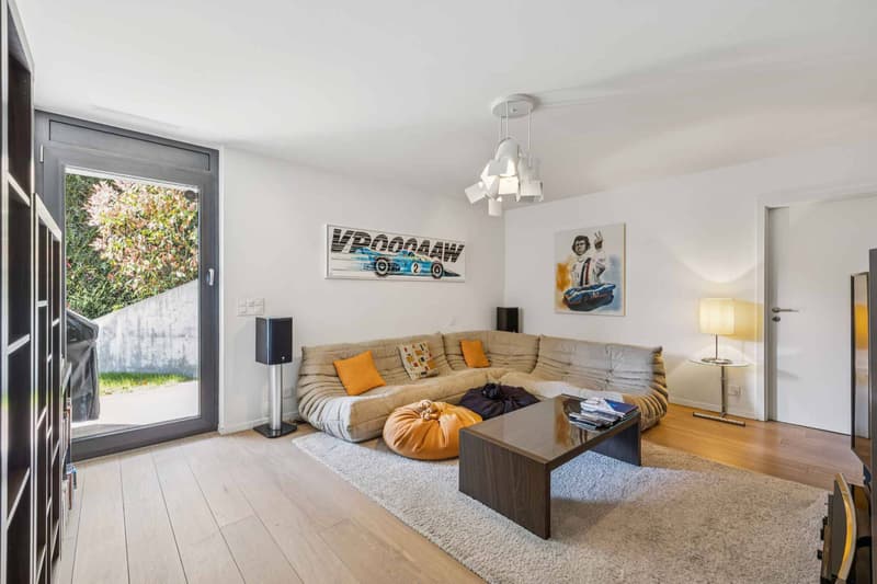 Contemporary 6.5-room duplex with private garden (13)