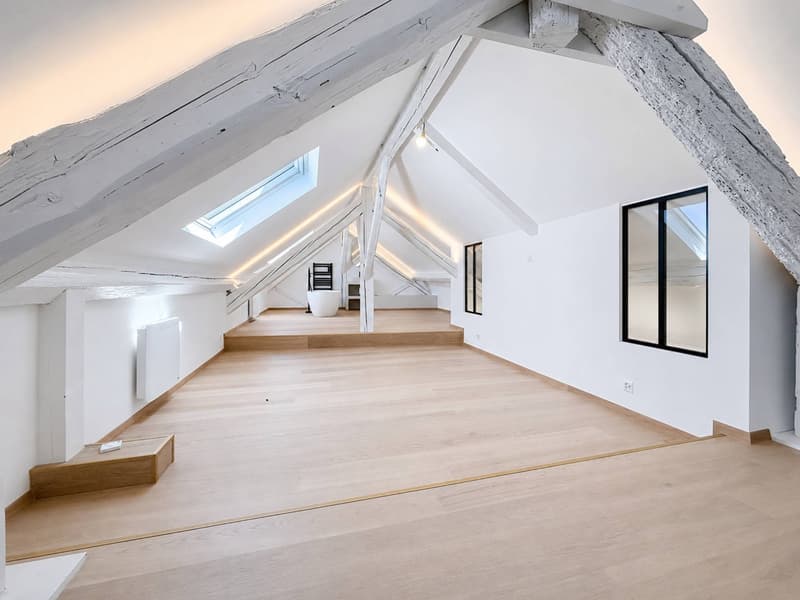 In the village center, 153 m2 attic with character (13)