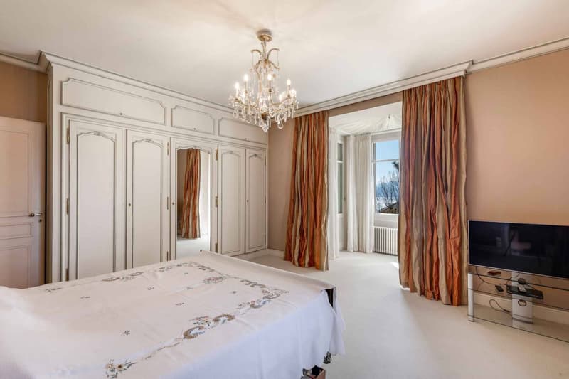 Propriété d'époque et vue dominante sur la ville et le Léman (6)