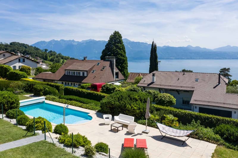 Villa individuale di 325 m2 con una bella vista sul lago e le montagne (5)