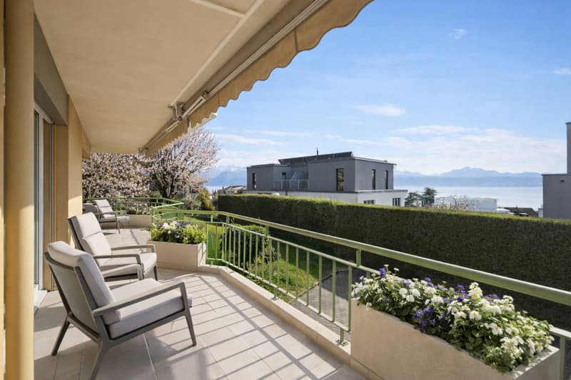 Appartement familial de 5.5 pièces avec vue sur le lac (2)