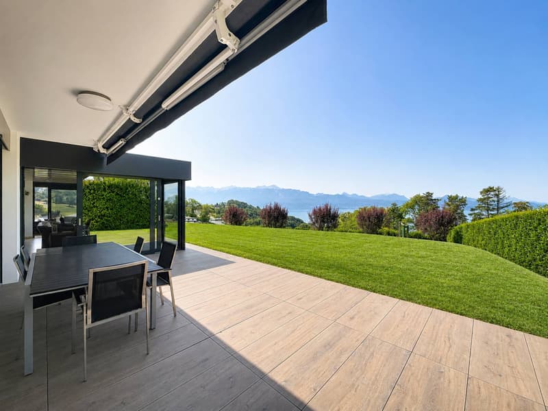 Appartement de standing de plus de 360 m2 avec vue sur le lac (4)