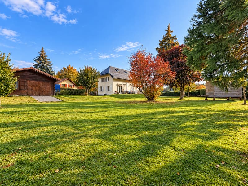 Propriété de caractère rénovée dans un parc arborisé (11)