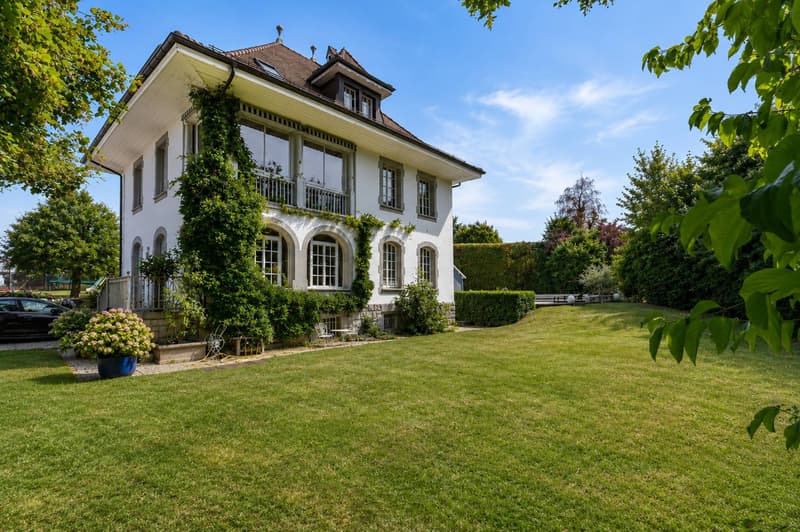 Propriété de caractère avec piscine au cur dun écrin de verdure (12)