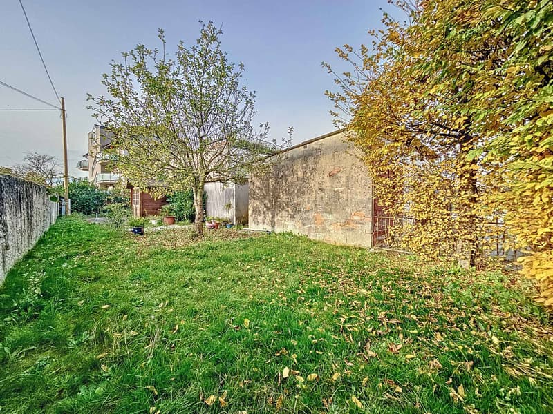 Proprietà di villaggio con potenziale di valorizzazione! (11)