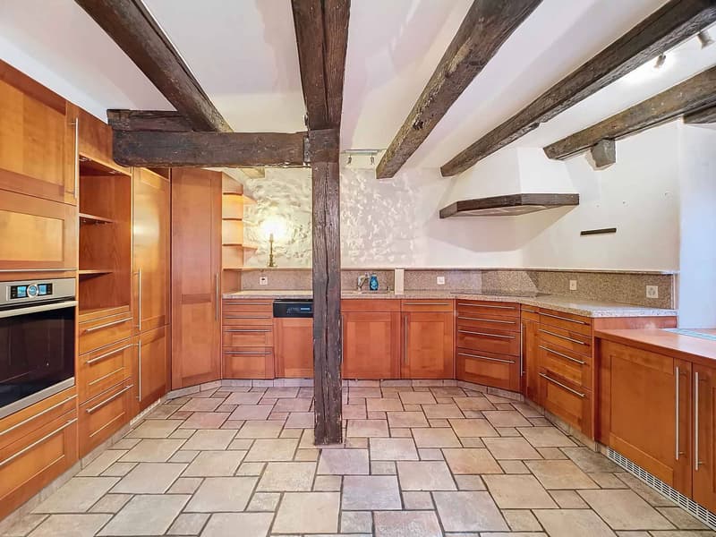 Large character house with potential for expansion (4)