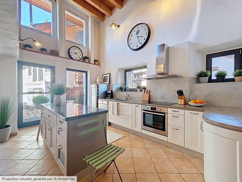 Renovated character house with independent studio and spacious areas (4)
