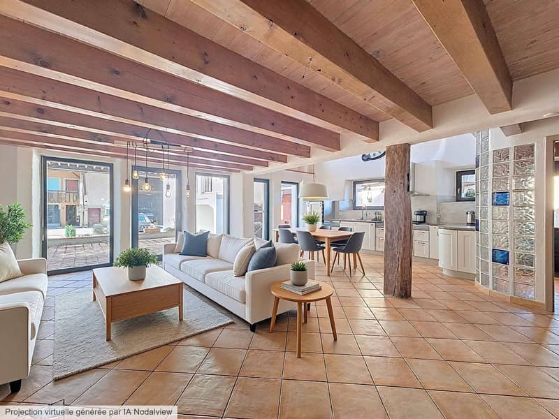 Renovated character house with independent studio and spacious areas (3)