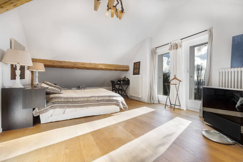 Large property with lake view (7)