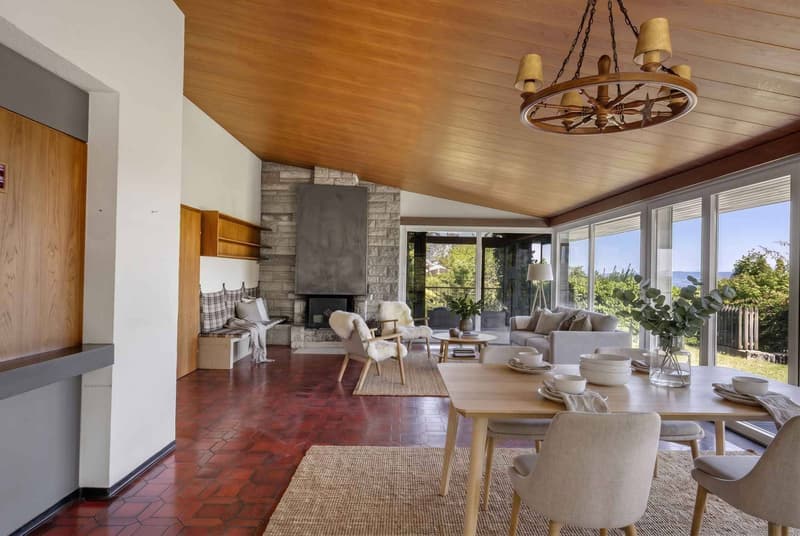 Character villa with lake view (5)