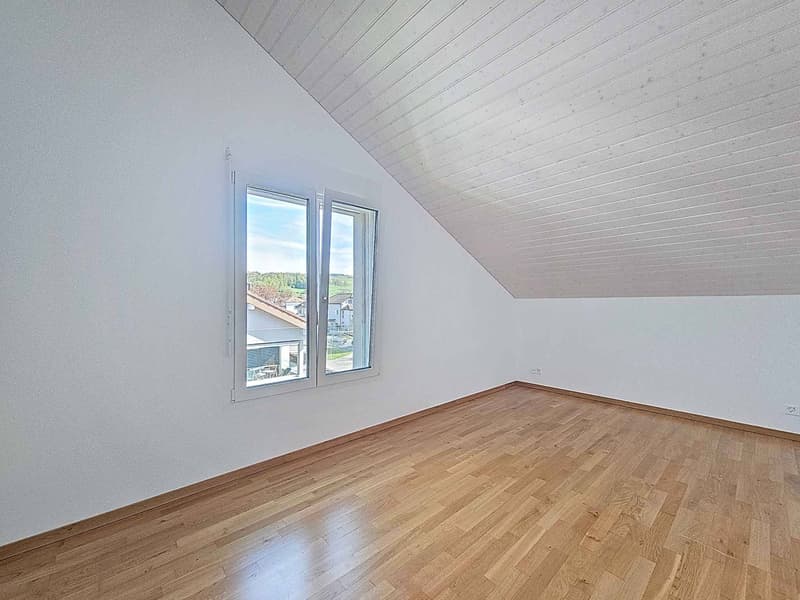 Modern 3.5-room apartment with balcony-loggia (7)