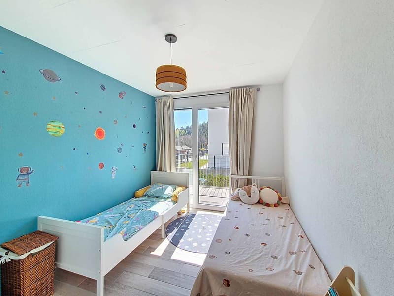 Contemporary architect-designed villa with spacious rooms (5)