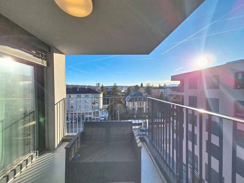 Spacious 3.5-room attic in the city center (7)