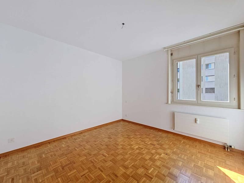 Elegantes 4.5-Zimmer-Familienapartment mit Kamin und Loggia (10)