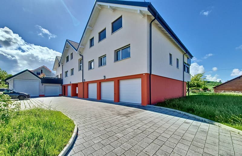 NEU: Geräumige Wohnung mit hohem Standard (1)
