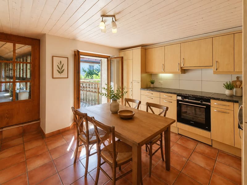 Maison villageoise avec deux appartements au cur de Rances (13)