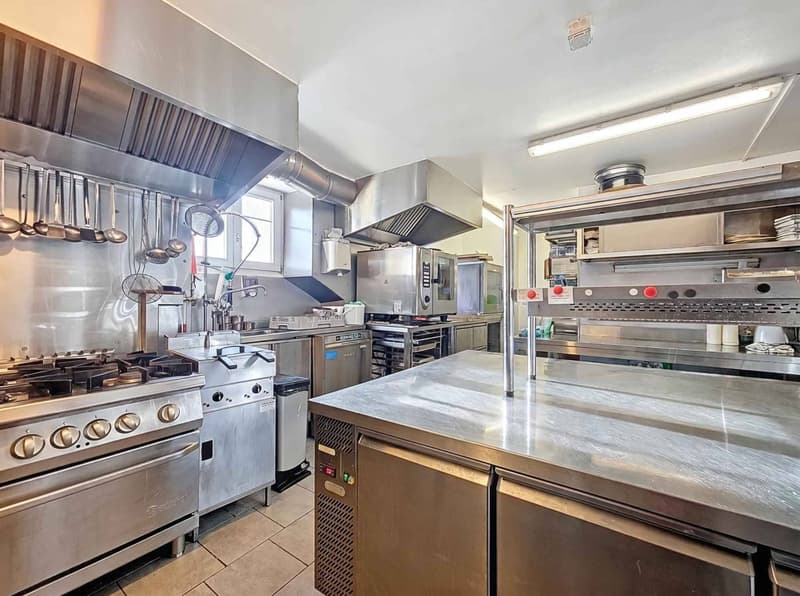 Immeuble d'habitation avec café-restaurant au coeur de la Broye (5)
