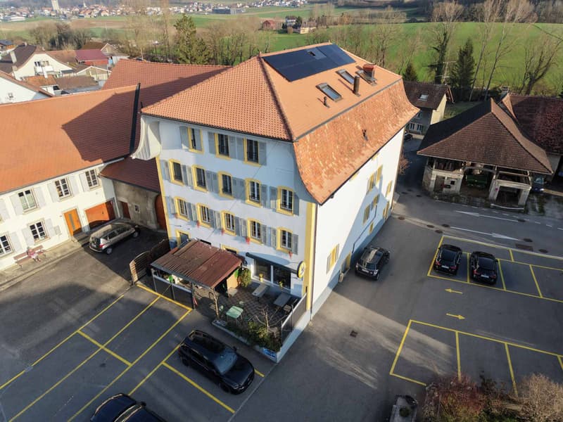 Immeuble d'habitation avec café-restaurant au coeur de la Broye (1)