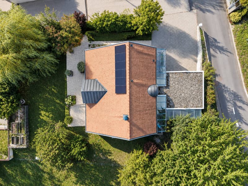Une architecture singulière au cur dun environnement verdoyant (13)