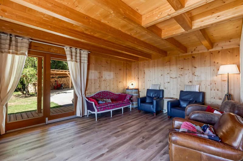 Propriété dexception - Deux chalets indépendants (5)